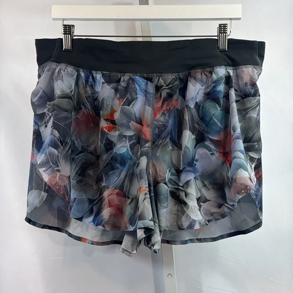 Lululemon Fast and Free Reflective High-Rise Classic-Fit Short 3" - Picture 4 of 8